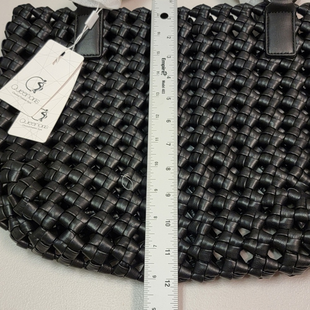 Elegant Black‎ Woven Tote Bag - Picture 6 of 6